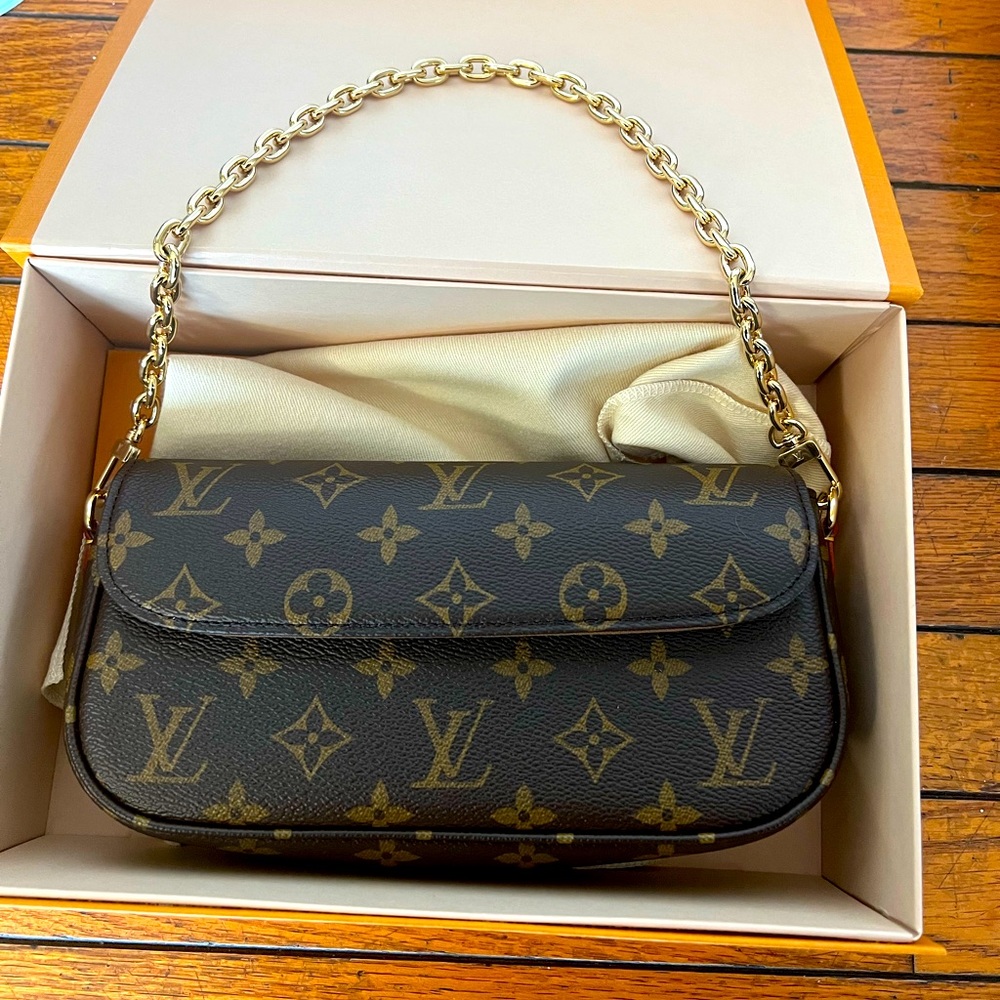 (NEW) Wallet on Chain Ivy M81911
